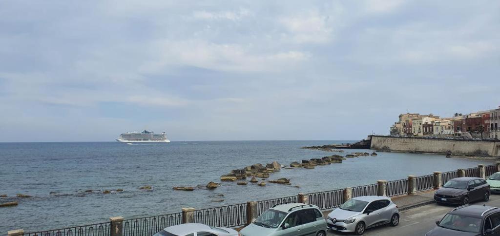 Le Meraviglie Del Lungomare Villa Сиракуза Стая снимка